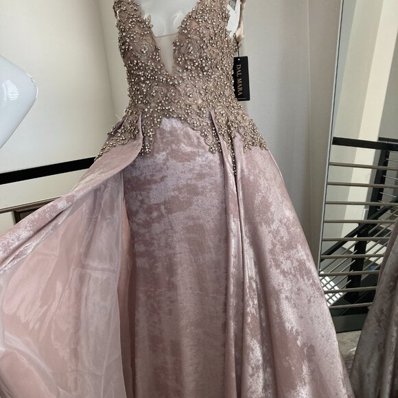 New elegant long dress gown - Picture 1 of 8